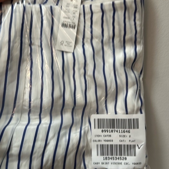 NWT! J.Crew Pleated skirt in striped crepe de chine. Item CA735. Size 2 - Picture 4 of 4